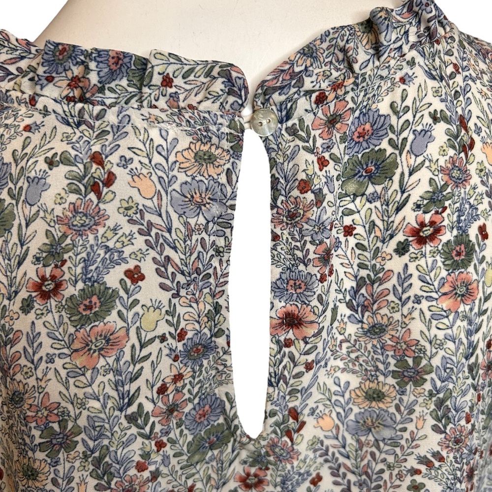 NWT Rose + Olive Size 1X Blue Floral Short Sleeve Blouse Ruffle Flowy - Picture 8 of 16
